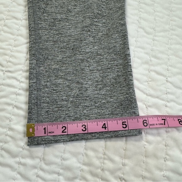 Nike Capri Workout  Leggings Dri-Fit Size M  Grey and Pink - Picture 7 of 12